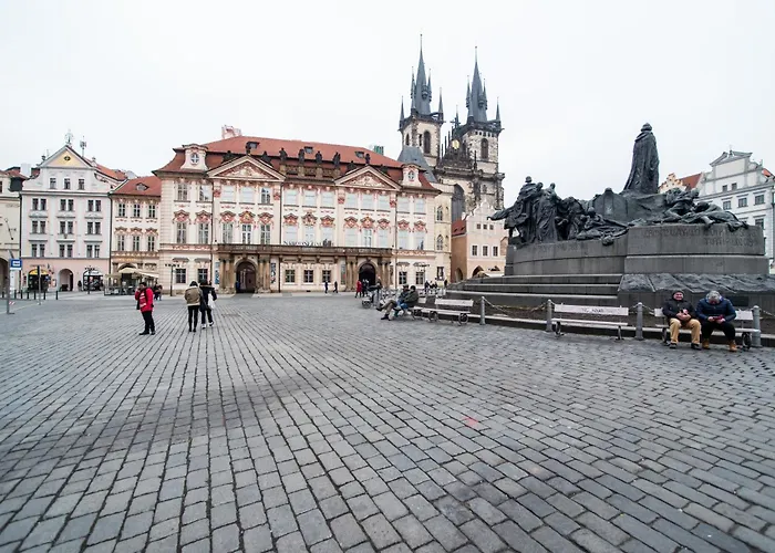 Quiet In The Old Town Praag