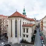 Quiet In The Old Town Praga