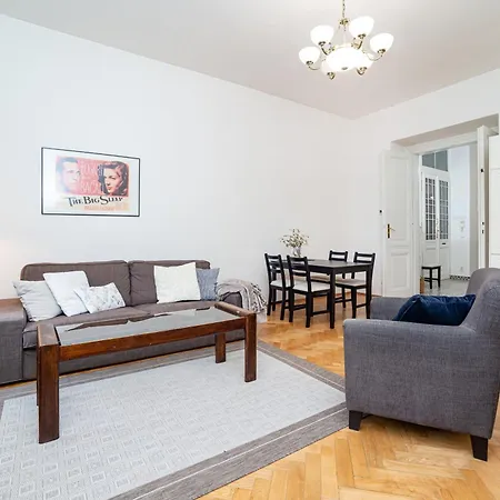 Quiet In The Old Town Apartment