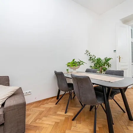 Quiet In The Old Town Appartement *